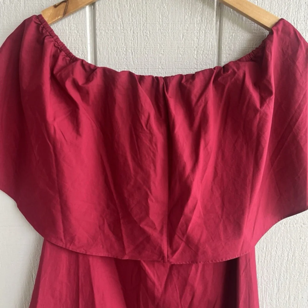 Alice + Olivia Jada Caped Dress in Bright Bordeaux Burgundy Size S - Picture 7 of 10